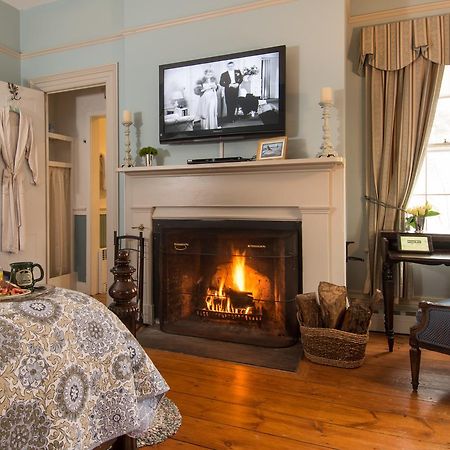Caldwell House Bed And Breakfast Salisbury Mills 외부 사진