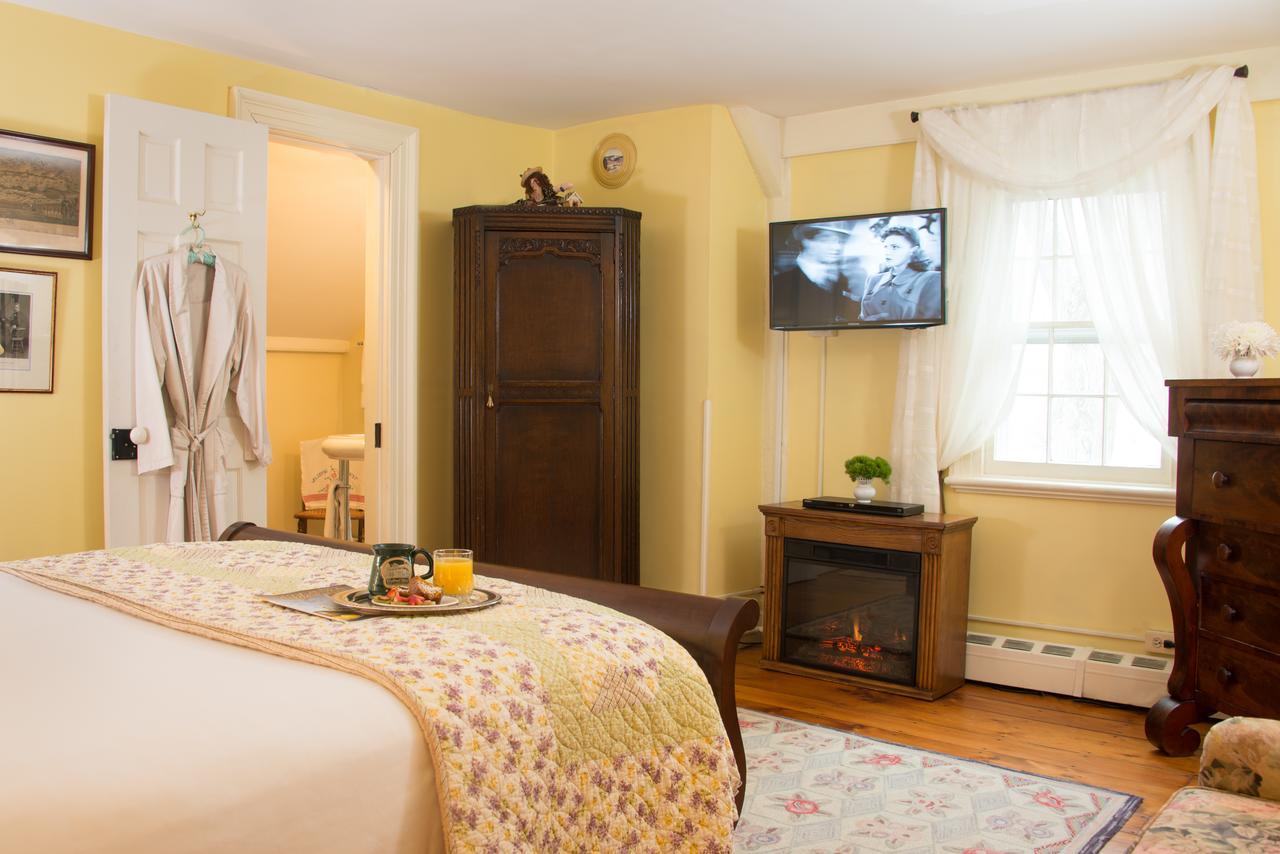 Caldwell House Bed And Breakfast Salisbury Mills 외부 사진