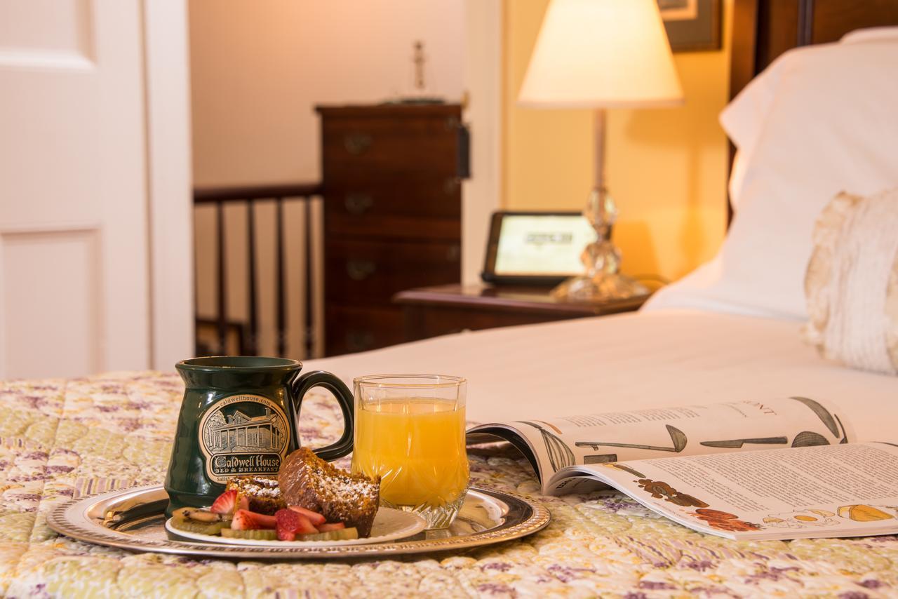 Caldwell House Bed And Breakfast Salisbury Mills 외부 사진