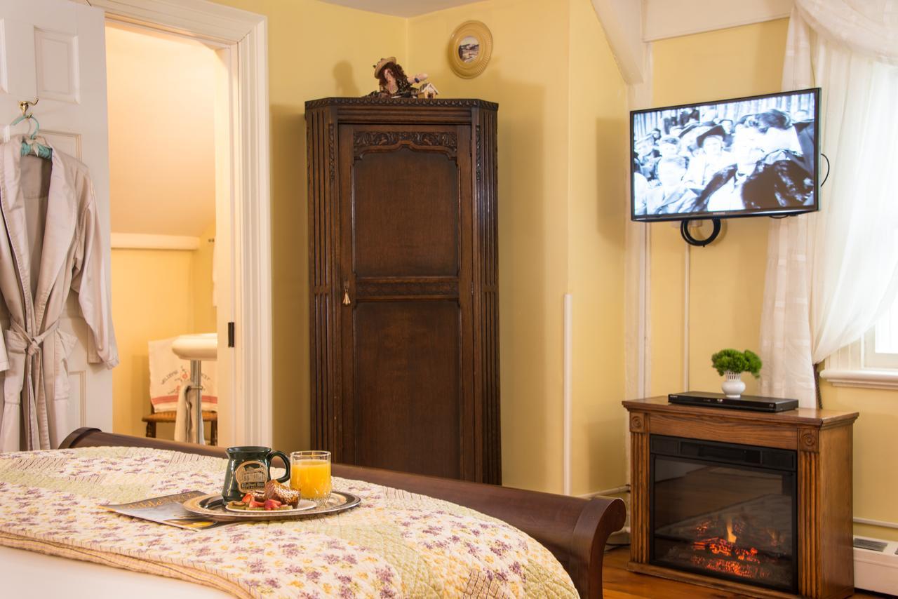 Caldwell House Bed And Breakfast Salisbury Mills 외부 사진