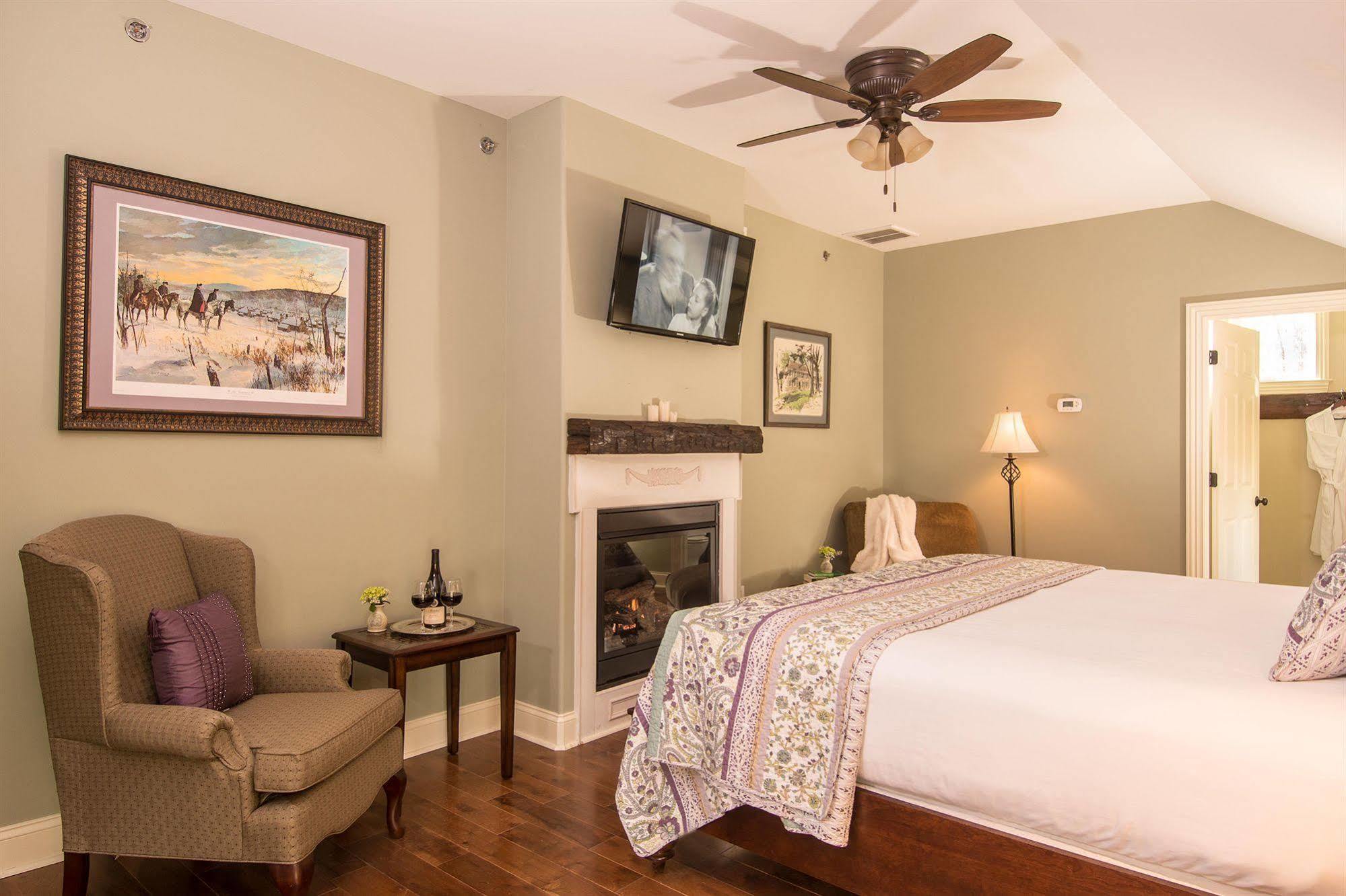 Caldwell House Bed And Breakfast Salisbury Mills 외부 사진